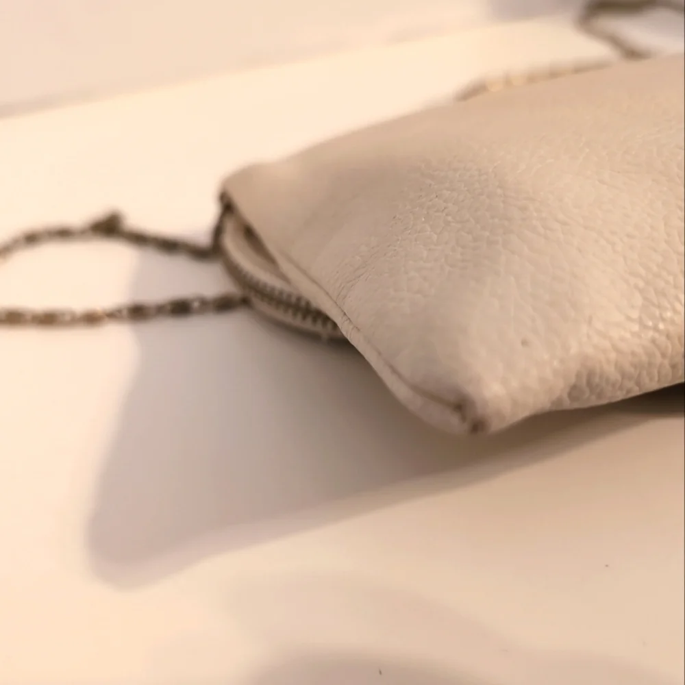 Vintage‎ Like Ivory Foldover Bag Gold Chain Strap & Flower Jewel Accent